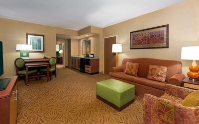 Embassy Suites Omaha-La Vista/Hotel & Conference Center