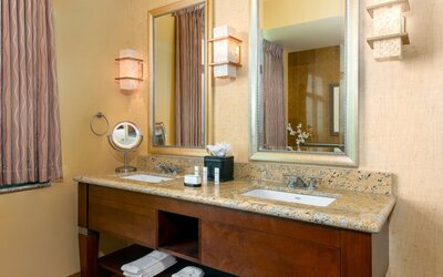 Embassy Suites Omaha-La Vista/Hotel & Conference Center