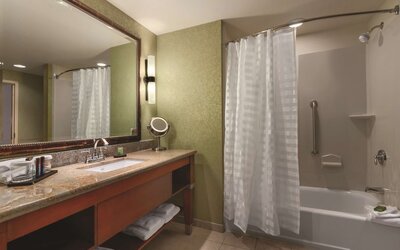 Embassy Suites Omaha-La Vista/Hotel & Conference Center