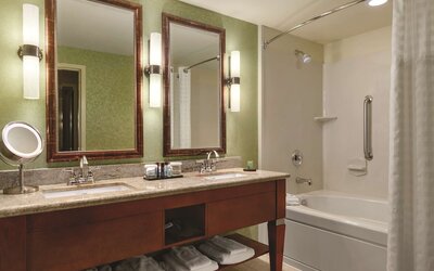 Embassy Suites Omaha-La Vista/Hotel & Conference Center