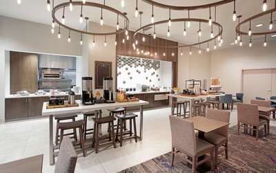 Hilton Garden Inn Omaha Aksarben Village