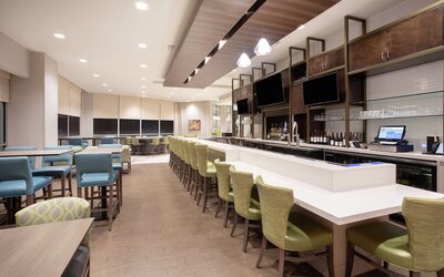 Hilton Garden Inn Omaha Aksarben Village