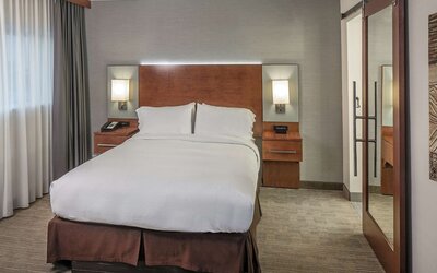 DoubleTree by Hilton Omaha Southwest