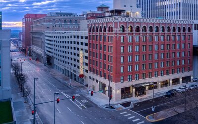 The Peregrine Omaha Downtown, Curio Collection by Hilton