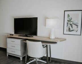 Holiday Inn Omaha Downtown - Waterpark by IHG