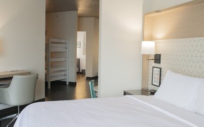 Holiday Inn Omaha Downtown - Waterpark by IHG
