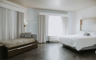 Holiday Inn Omaha Downtown - Waterpark by IHG
