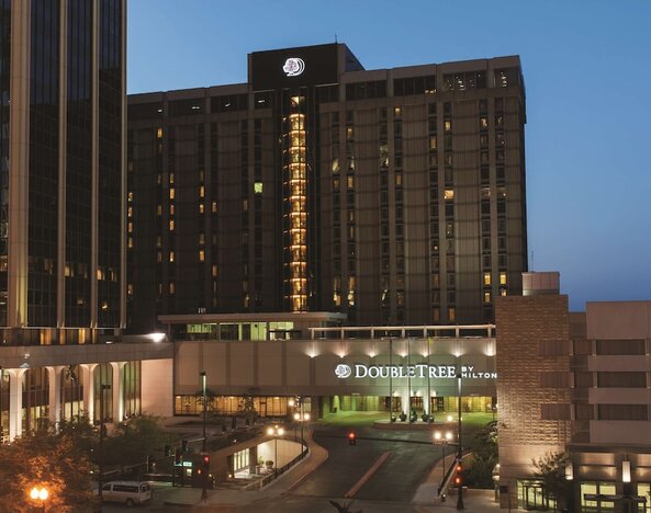 DoubleTree by Hilton Omaha Downtown