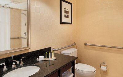 DoubleTree by Hilton Omaha Downtown