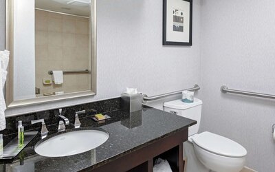 DoubleTree by Hilton Omaha Downtown