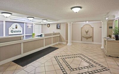 La Quinta Inn by Wyndham Omaha West