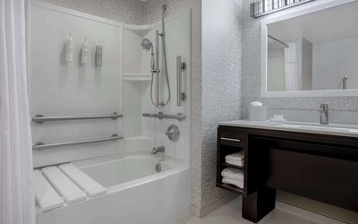 Home2 Suites by Hilton Omaha West, NE