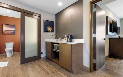 Cambria Hotel Omaha Downtown