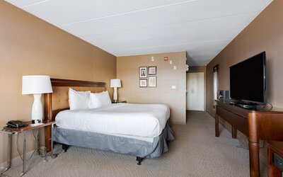 Wyndham Omaha / West Dodge