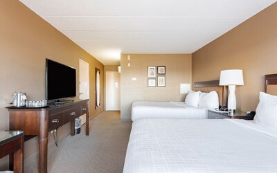 Wyndham Omaha / West Dodge