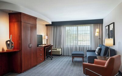 Courtyard Marriott Aksarben Village