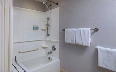 Courtyard Marriott Aksarben Village