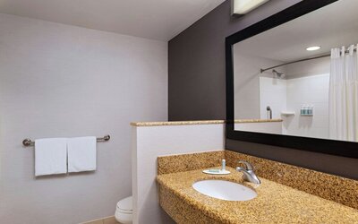Courtyard Marriott Aksarben Village