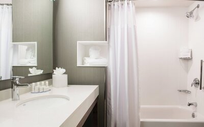 Courtyard by Marriott Omaha Bellevue Beardmore Event Center