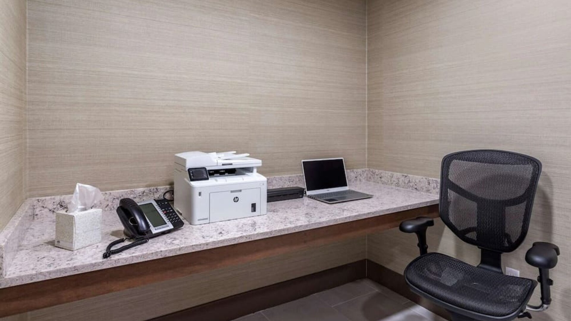 Business center available at Comfort Inn JFK Airport.