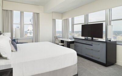 Loews Philadelphia Hotel