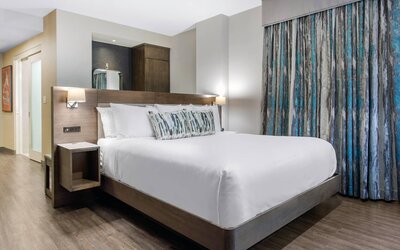 Cambria Hotel Philadelphia Downtown - Center City