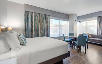 Cambria Hotel Philadelphia Downtown - Center City