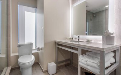 Cambria Hotel Philadelphia Downtown - Center City