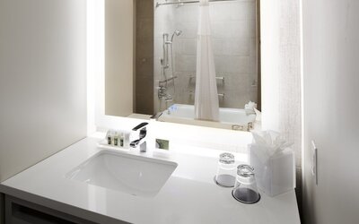 Cambria Hotel Philadelphia Downtown - Center City