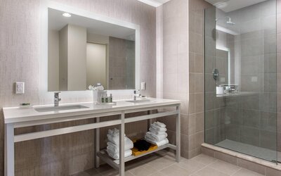 Cambria Hotel Philadelphia Downtown - Center City