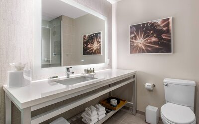 Cambria Hotel Philadelphia Downtown - Center City