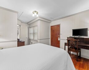 Penn's View Hotel