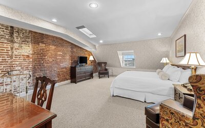 Penn's View Hotel