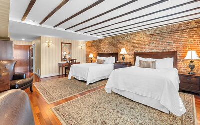 Penn's View Hotel