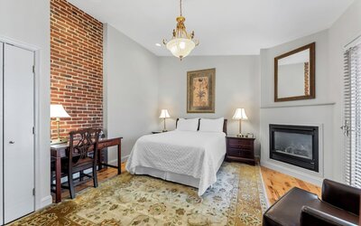 Penn's View Hotel