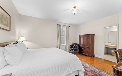 Penn's View Hotel
