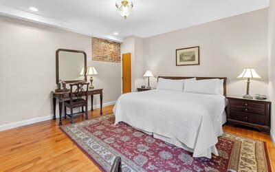 Penn's View Hotel