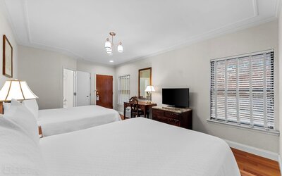 Penn's View Hotel