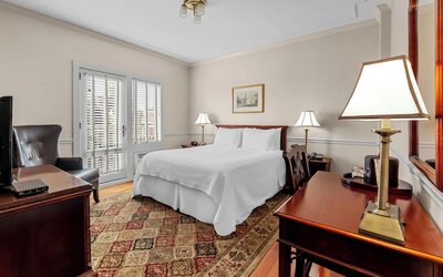 Penn's View Hotel