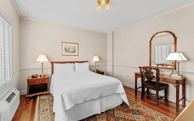 Penn's View Hotel