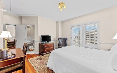 Penn's View Hotel
