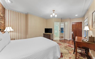 Penn's View Hotel