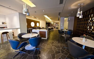 Lounge and coworking area at Prima Vera Hotel.