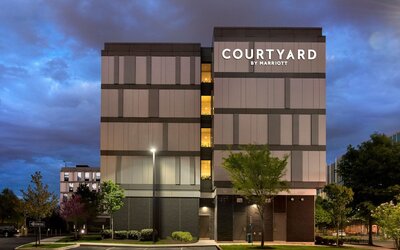 Courtyard Philadelphia South at The Navy Yard