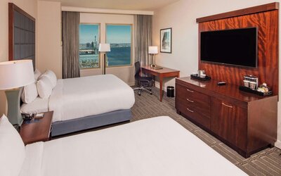 Hilton Philadelphia at Penn's Landing