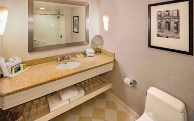 Hilton Philadelphia at Penn's Landing
