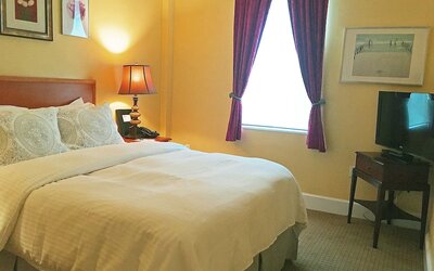 Morris House Hotel