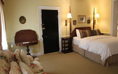 Morris House Hotel