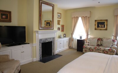 Morris House Hotel