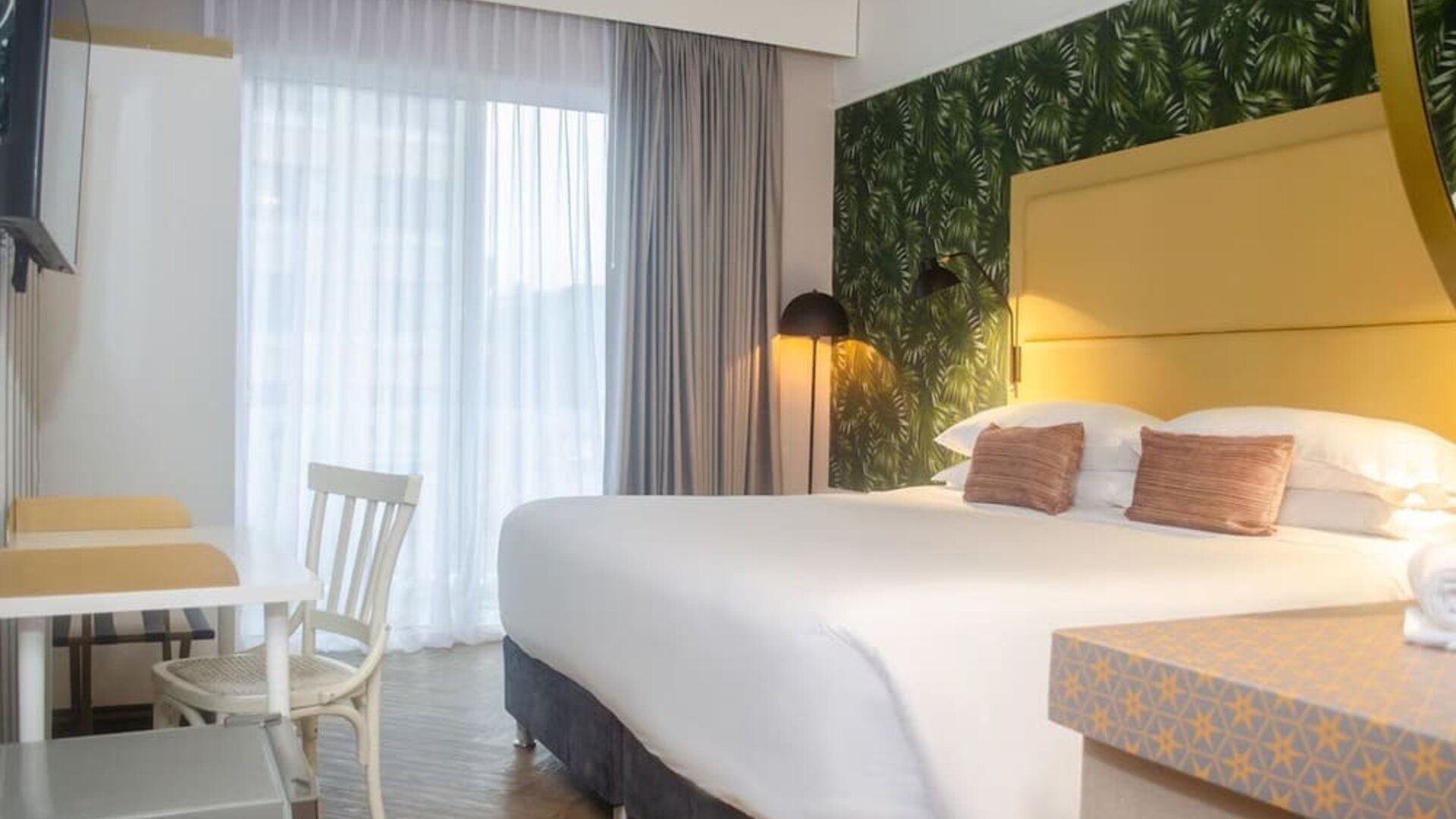 Spacious day use room at Faranda Collection Barranquilla.